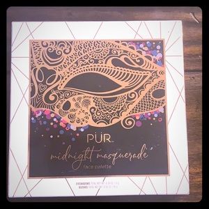 Have too much makeup🤷🏻‍♀️